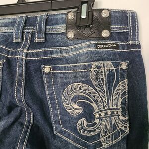 Miss Me Flor‎ de lis Embroidered pockets  Boot Jeans size 28